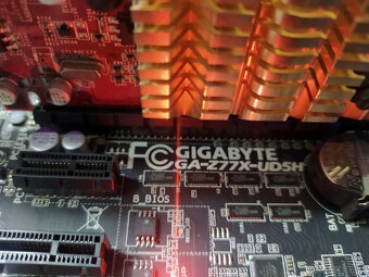 doska Gigabyte GA-Z77X-UD5H LGA1155 - 3