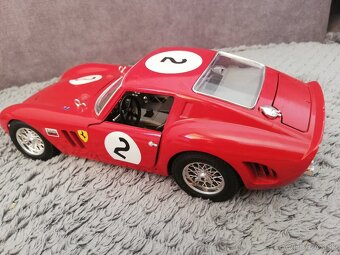 1:18 FERRARI 250 GTO Bburago - 3