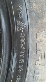 Zimne 205/60R16 - 3