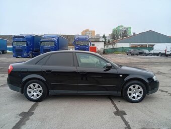 Predám Audi A4 B6 1.9 TDI Highline 74kw M5 5d - 3