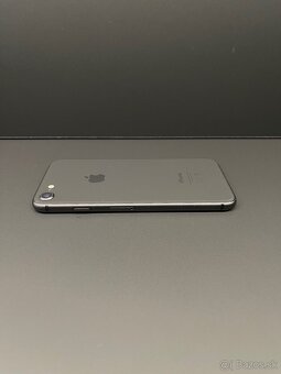 iPhone 8 64GB - 3