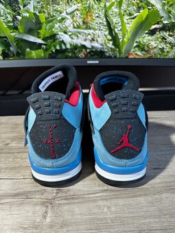 Jordan 4 Travis Scott - 3