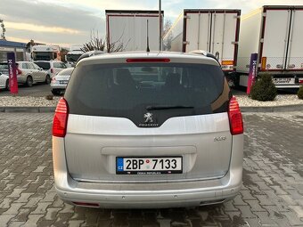 Peugeot 5008 2.0 HDI Allure, panorama - 3