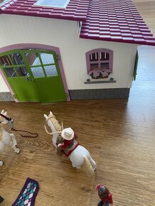 Schleich konská stajňa s príslušenstvom - 3