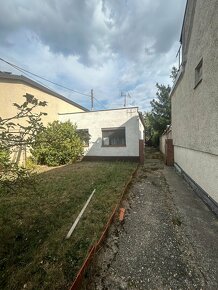 Na Predaj šikovný stavebný pozemok PK Grinava 366m2 - 3