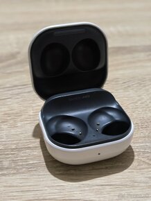 Samsung galaxy buds 2 nabijace púzdro - 3