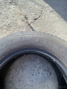 Predám zimné pneu 215/75 R16 - 3