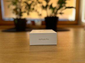 Apple AirPods Pro - 3