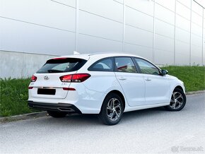 Hyundai i30 CW combi 1.6crdi DCT - 3