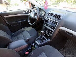 Predám škoda Octavia combi 1.6tdi rv2012 naj:200000km - 3