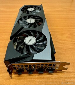 GIGABYTE Radeon RX 6700 XT GAMING OC 12GB GDDR6 - 3