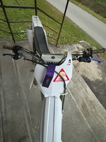 Yamaha YZF 250 - 3