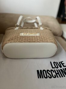 Nová kabelka Love Moschino s visačkou - 3