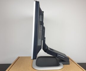 19" LCD monitor HP L1950 - 3