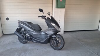 Skuter Honda PCX rocnik 2015 LED svetla, mallosi variator - 3