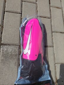 Nike Charge 2.0 Shin guards - futbalové chrániče (nové) - 3