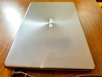 Notebook ASUS - 3