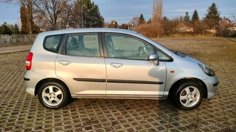 Predám Honda Jazz 1.2 benzín 57 kw rok 2005 - 3