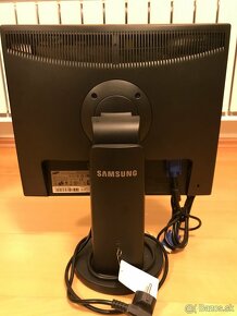 Predám používaný monitor značky Samsung SyncMaster 943B. 19" - 3