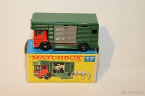 Matchbox RW Horse box - 3