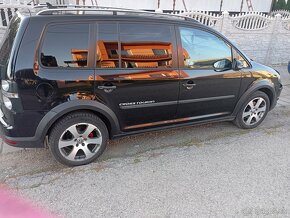 Vw Touran Cross 2.0PD 8v - 3