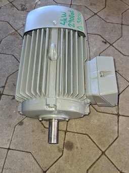 Predám pätkový aj prírubový el.motor 4kW 2900ot 1430ot - 3