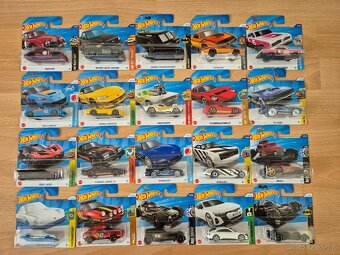 Hotwheels autíčka 2,5€ za kus mix - 3