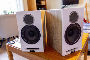 Regalove reproduktory ELAC - 3