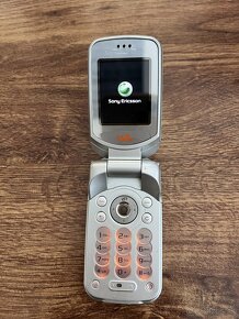 Sony Ericsson W300i vyklapacka - 3