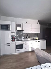 Na predaj: 1,5-izbový byt, 45 m², Bratislava-Jana Stanislava - 3