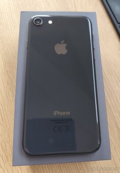 iPhone 8 64GB Space gray - 3