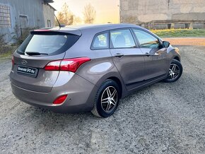 Hyundai i30 1.6 Crdi cuv.kamera - - 3