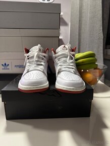 Jordan 1 Mid - 3