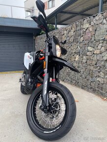 Predam KTM 690 SMC-R r.v. 08/2020, 1.majitel, KTM 690 SMC R - 3