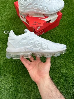 NIKE VAPORMAX - 3