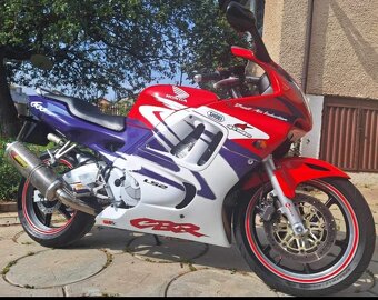 Honda CBR 600F - 3