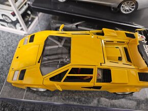 1:18 Lamborghini countach - 3