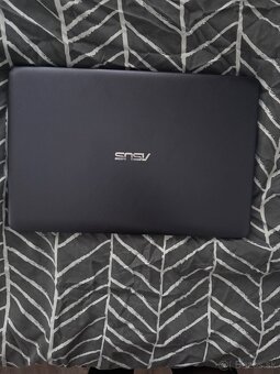 Asus ViviBook - 3