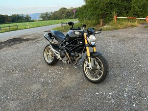 Ducati Monster 1100S - 3