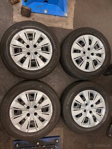 Predám zimne Pneu a  disky 175/65R 15 Toyota Yaris - 3