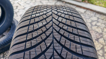 Celoročné pneu 225/55 R17 --- GOOD YEAR - 3