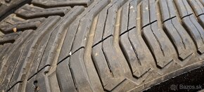 Predám 4ks pekné celoročné 215/50r17-91W Michelin - 3