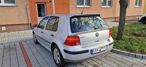 Predam Volkswagen golf 1.6 benzin 74 kw rok 2000 - 3