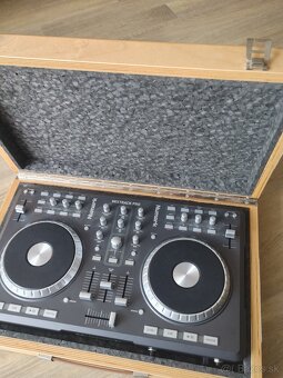 Numark MIXTRACK PRO - 3