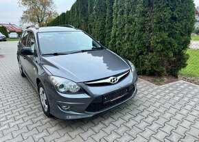 Hyundai i30 CW 1,4i CVVT , Klima benzín manuál 80 kw - 3