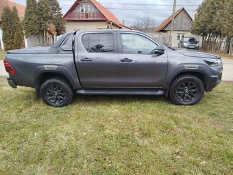 Toyota HILUX 2.8D 4D pick Up Double Cab - 3