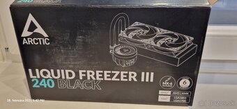 Predám ARCTIC Liquid Freezer III 280 Black - 3