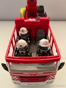 Playmobil Hasicske auto s rebrikom - 3