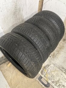 Pirelli 225/55 R17 4x=250€ - 3