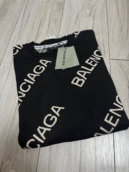 Balenciaga sveter - 3